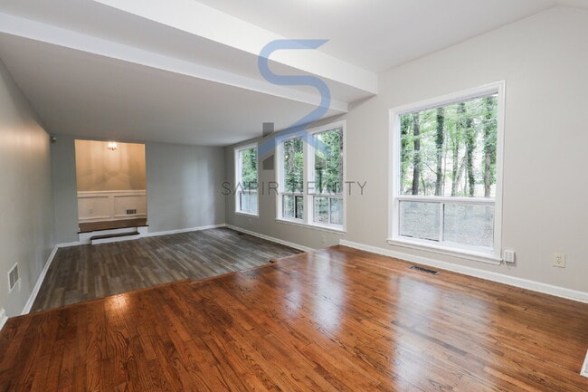 Building Photo - 3000 Collier Dr NW
