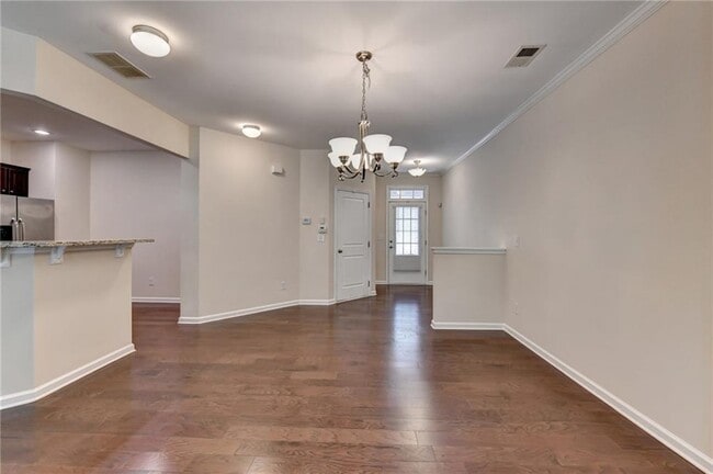 Building Photo - 2152 Greencrest Cir