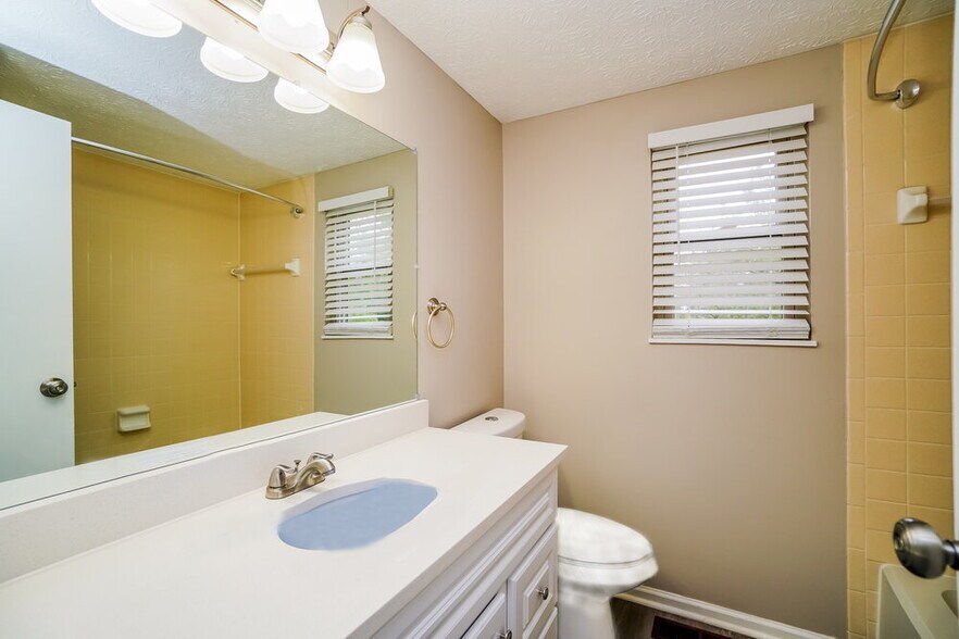 Building Photo - 1206 Crater Lake Ln