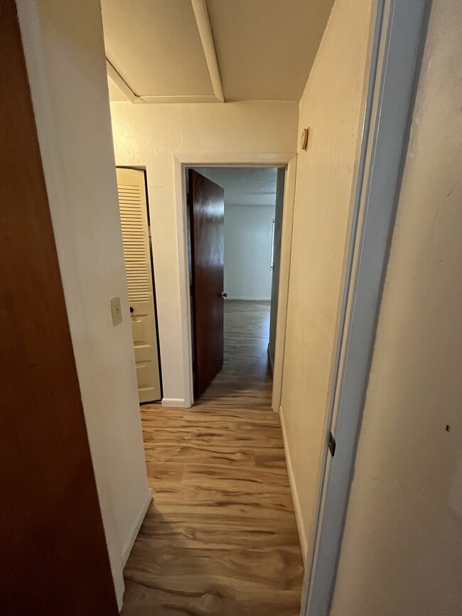 Building Photo - 2560 SW 31st Pl