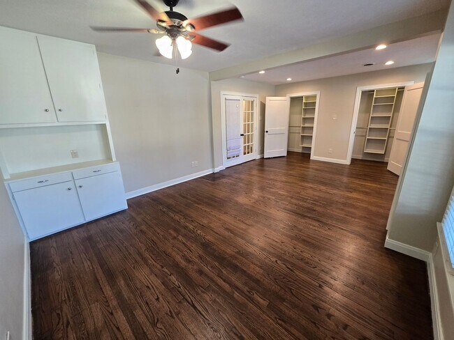 Building Photo - Spacious 3 Bedroom 2 Bath in Bryan!