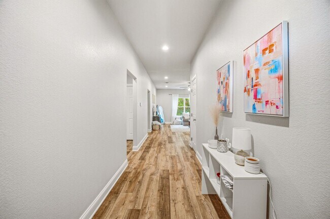 Building Photo - 191 Davis Ave