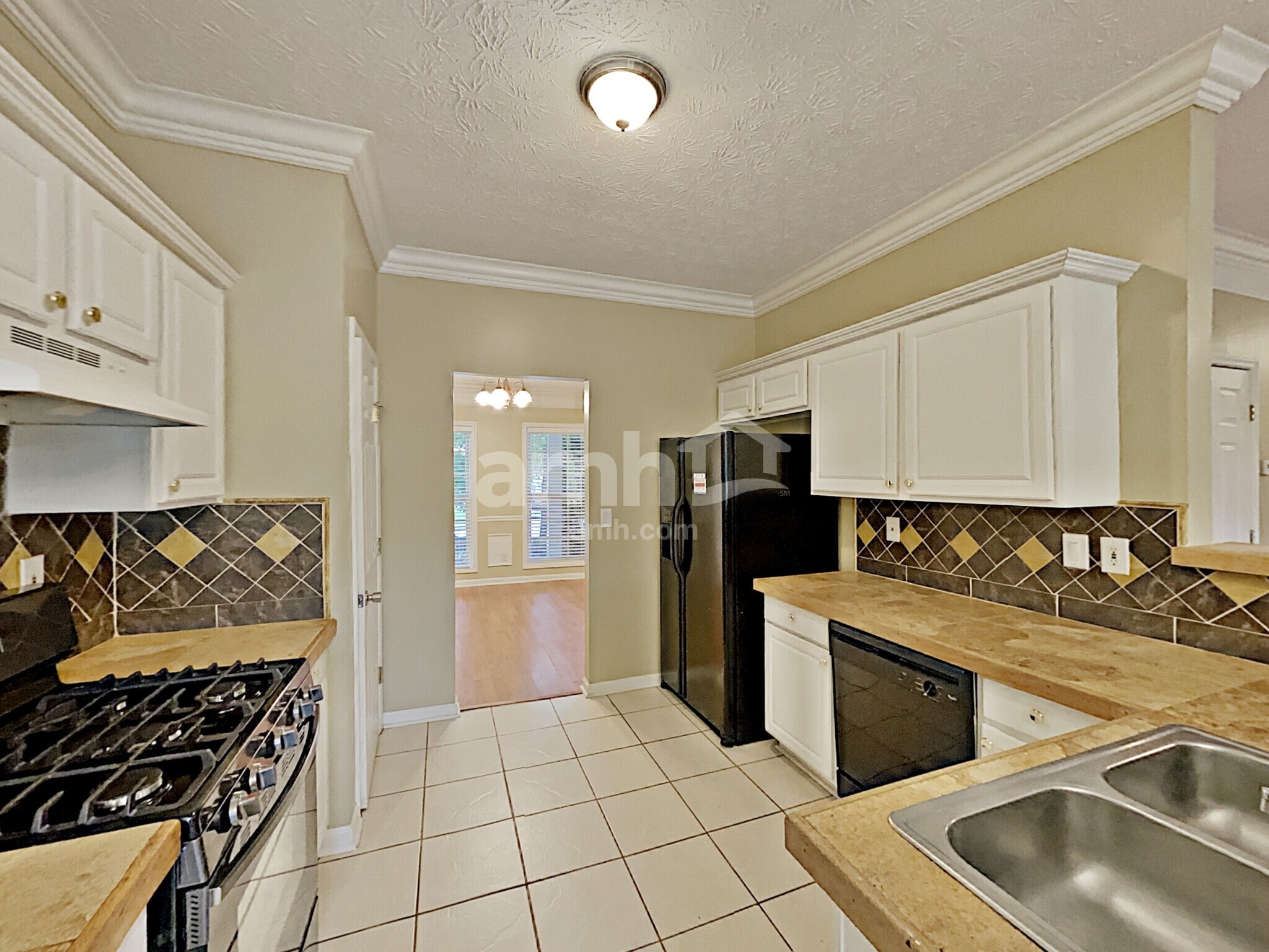 Building Photo - 875 Clairidge Ln
