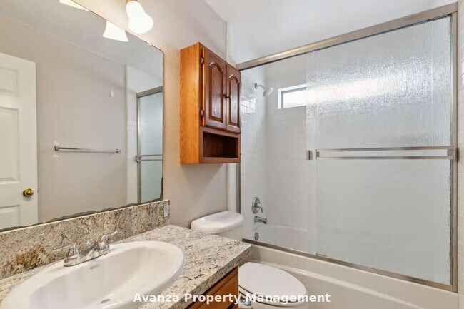 Building Photo - 3bed/2.5 bath Home for Rent 4129 W. Regency Ave Fresno, CA 93727