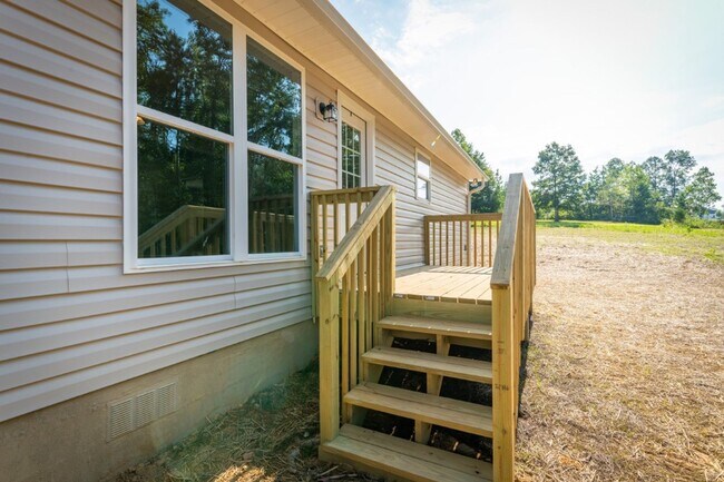 Building Photo - Gorgeous Home in Odenville! Fresh, Modern ...