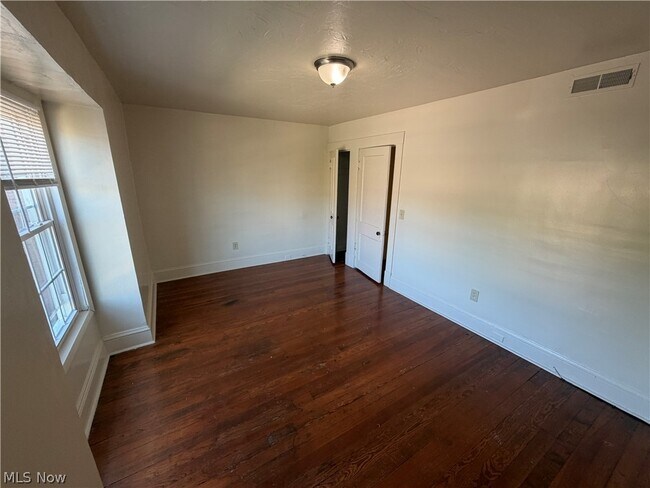 Building Photo - 15416 Waterloo Rd