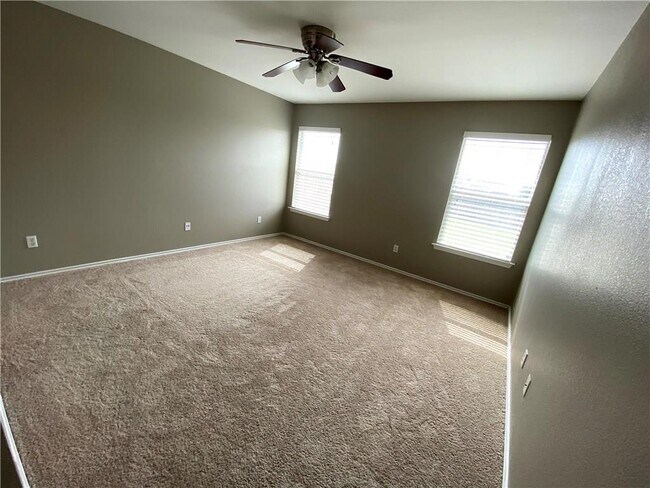 Building Photo - 12817 Chime Dr