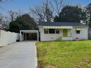 Building Photo - COMING SOON! Cutest 2/1 Bungalow in Hapeville - Housing Vouchers Accepted