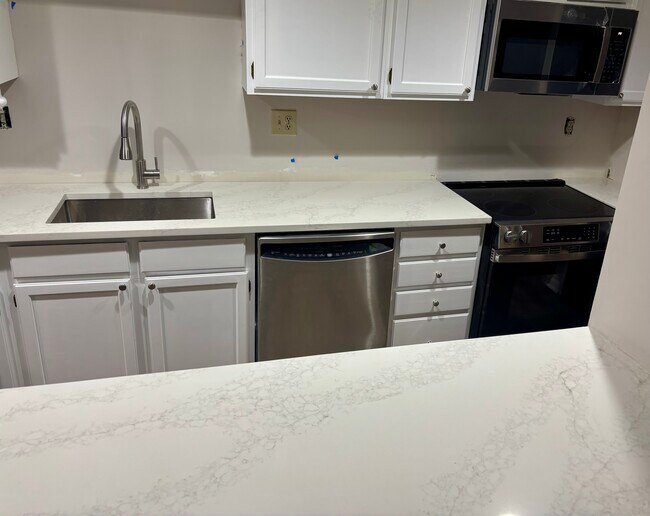 Building Photo - 76 Sweetfern Ct