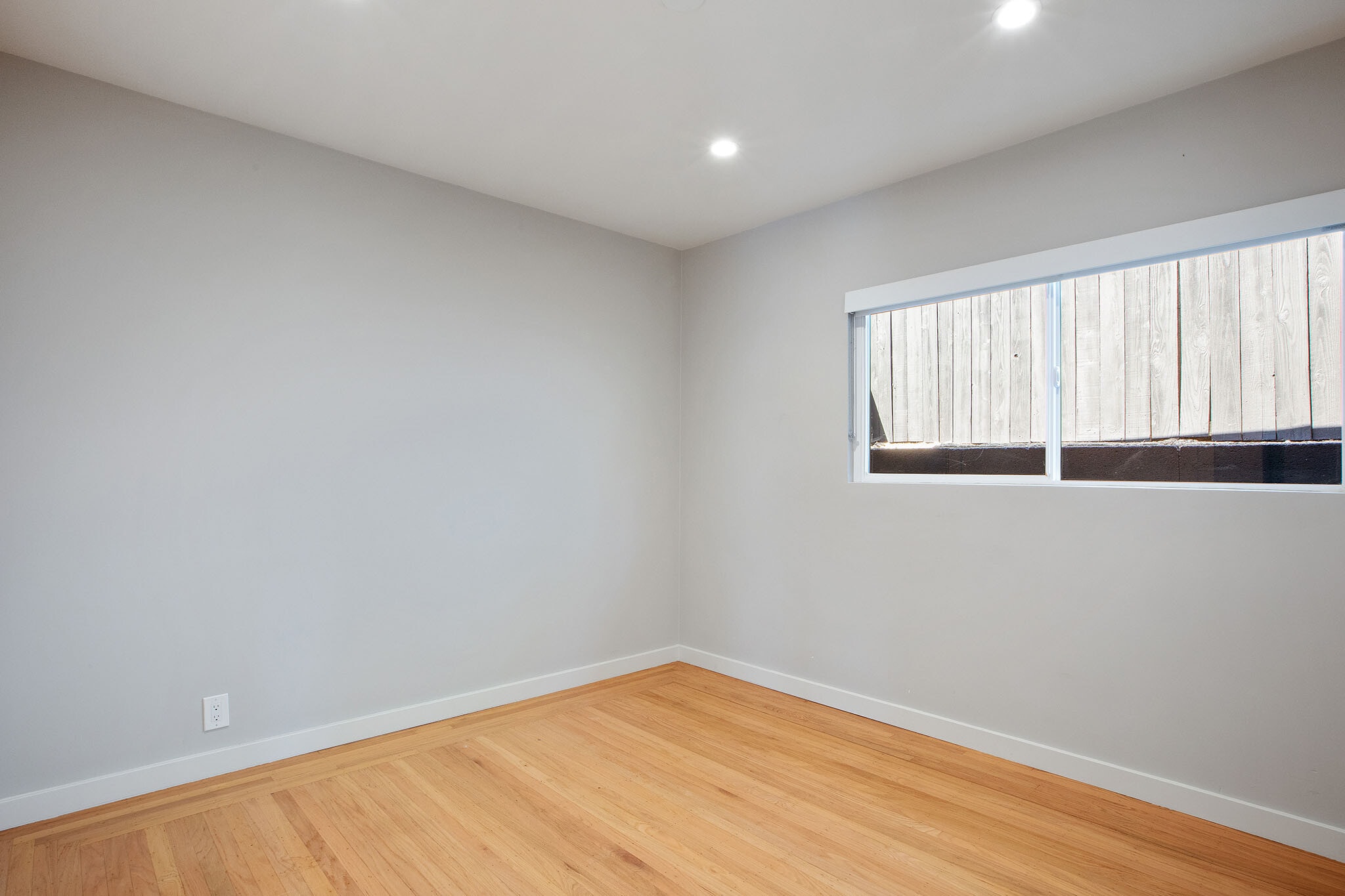 Building Photo - 609 Valle Vista Ave