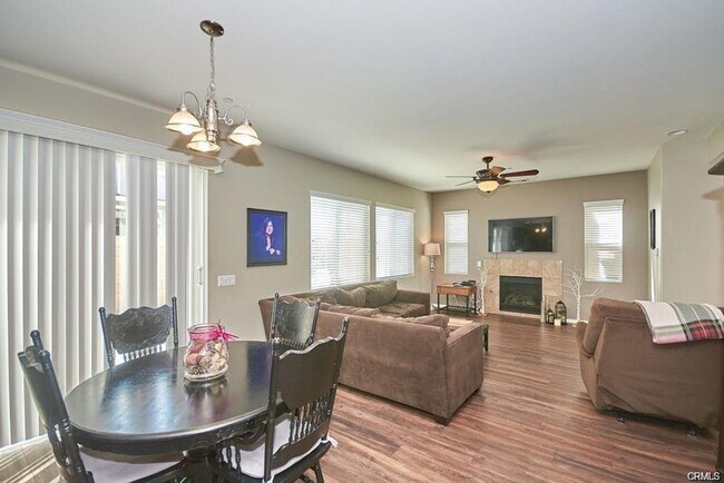 Building Photo - Spacious 4-Bed, 2.5-Bath Home in Fontana Unified School District with Private Backyard