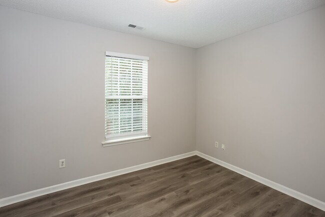 Building Photo - 1003 Salmon River Dr