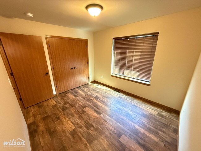 Building Photo - 710 N 29th Ave