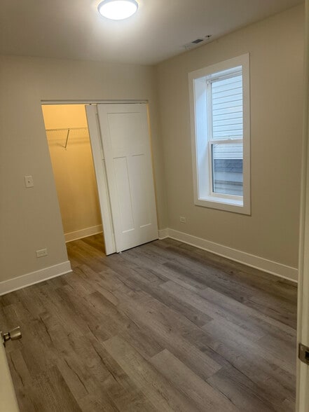 Building Photo - 2242 W 18th Pl