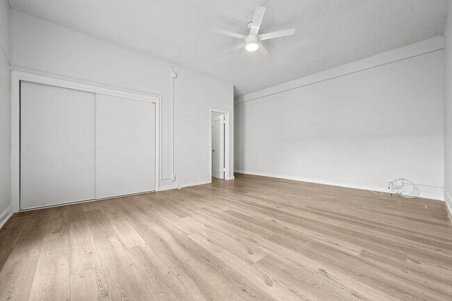Building Photo - 751 Normandie Ave