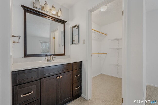 Building Photo - 55 Leafwood Ln