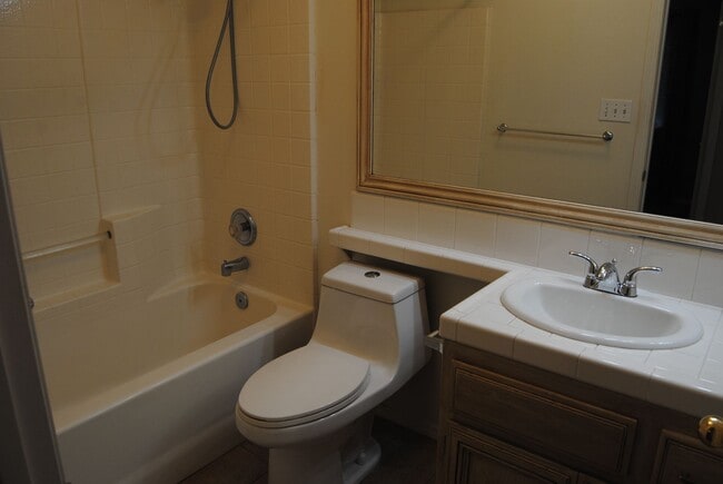 Building Photo - 3025 Starside Dr
