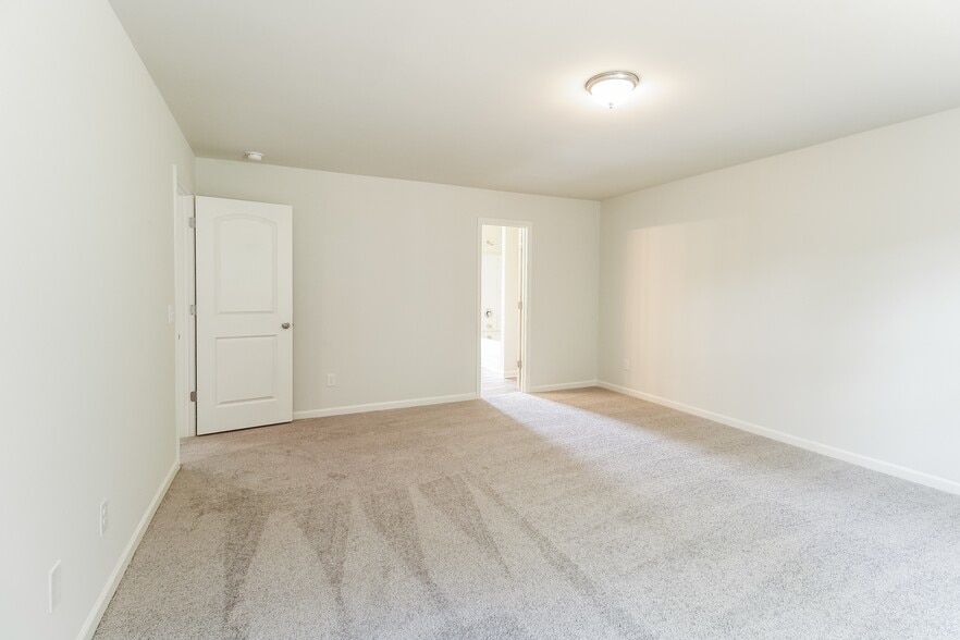 Building Photo - 1681 Robins Nest Drive
