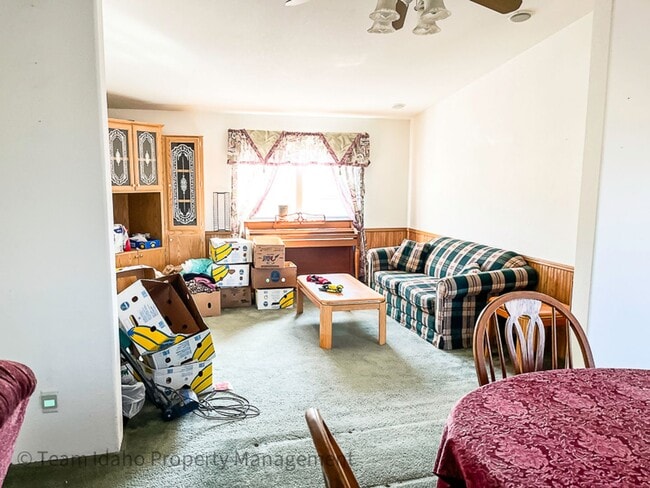 Building Photo - 2001 Manufactured Home on 160 Acre Farm ne...