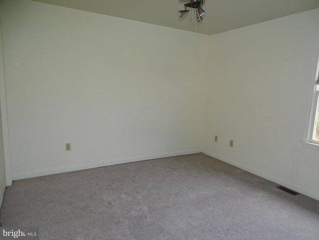 Building Photo - 480 Pensinger Rd