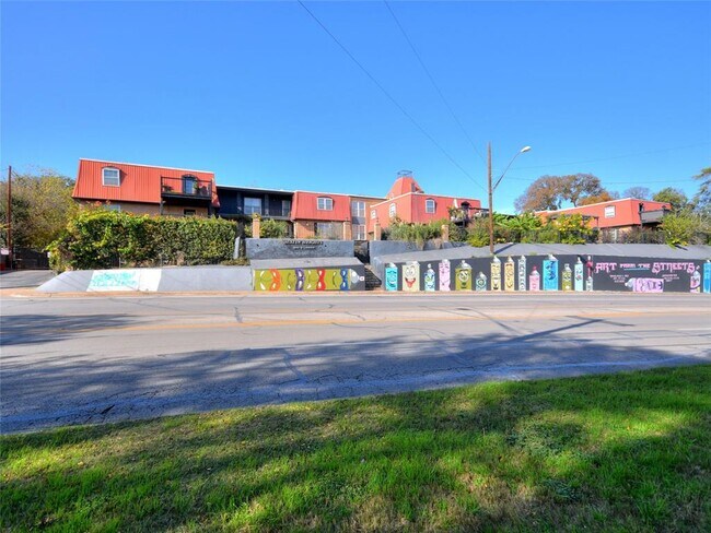 Building Photo - 900 S Lamar Blvd