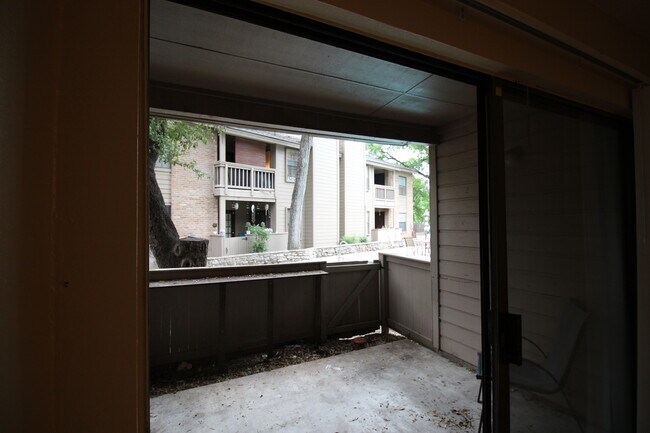Building Photo - 2935 Nacogdoches Rd