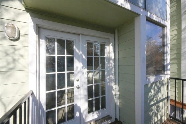 Building Photo - 1600 West Ave
