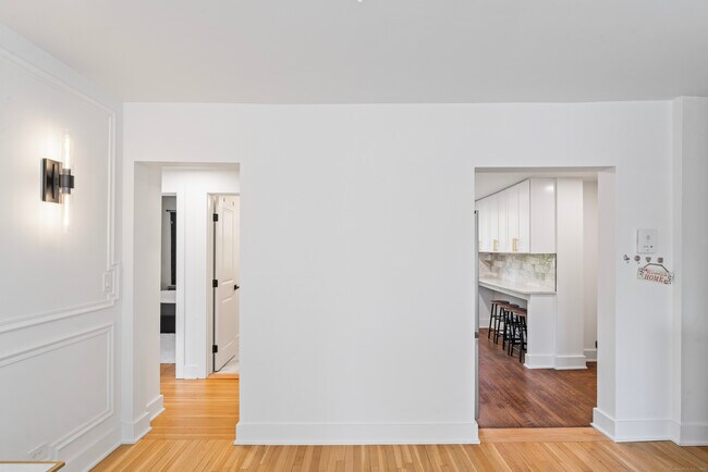 Building Photo - 833 Summer St