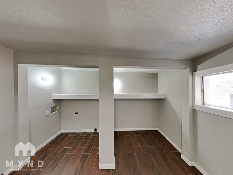 Building Photo - 2141 Province Ln