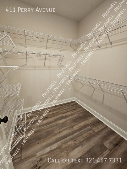 Building Photo - 411 Perry Ave