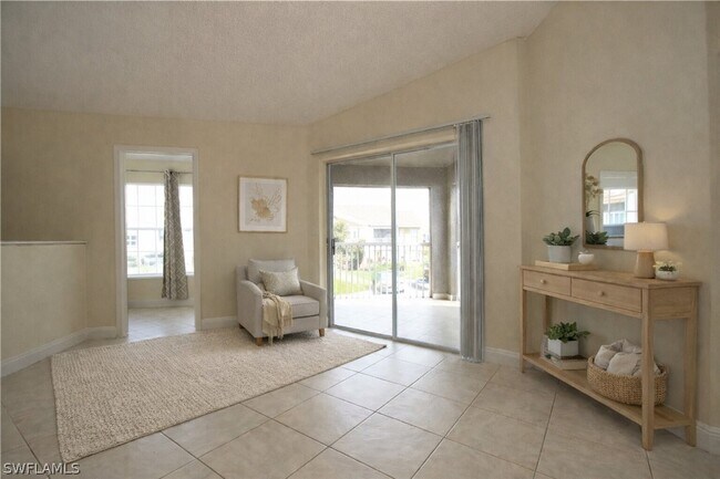 Building Photo - 194 Santa Clara Dr