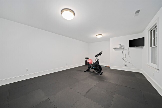 Building Photo - 50 Percy Rd