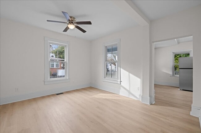 Building Photo - 258 Douglas Ave