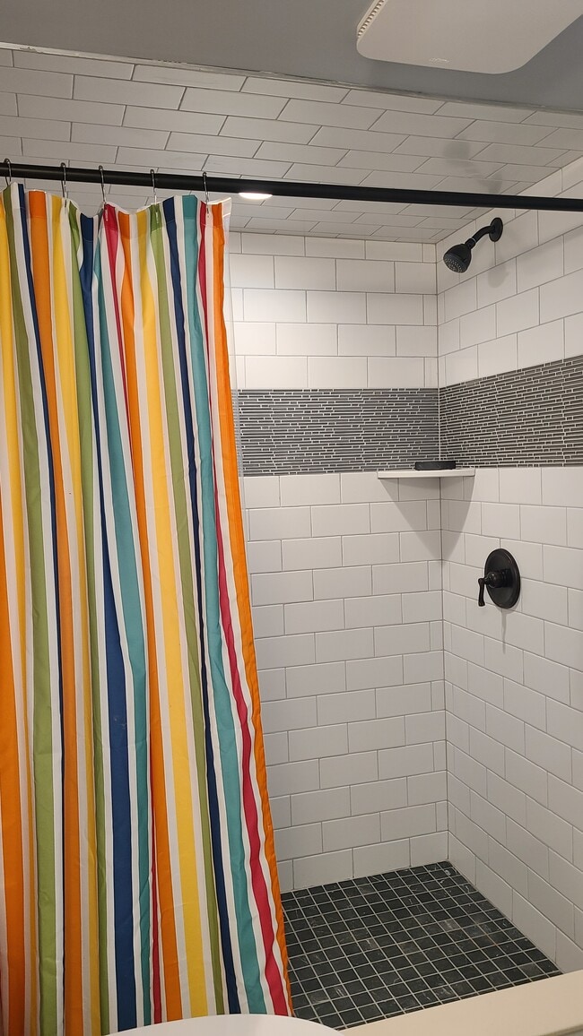 Building Photo - 25 Wilmer St