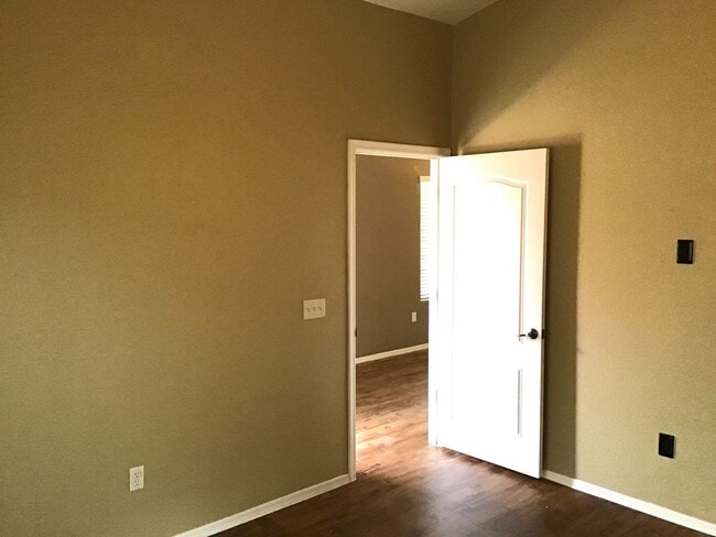 Building Photo - Beautiful 3Bed & 2Bath w/ Den, near Davis Monthan, Vail school district
