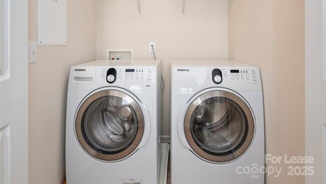 Building Photo - 11220 Cypress View Dr