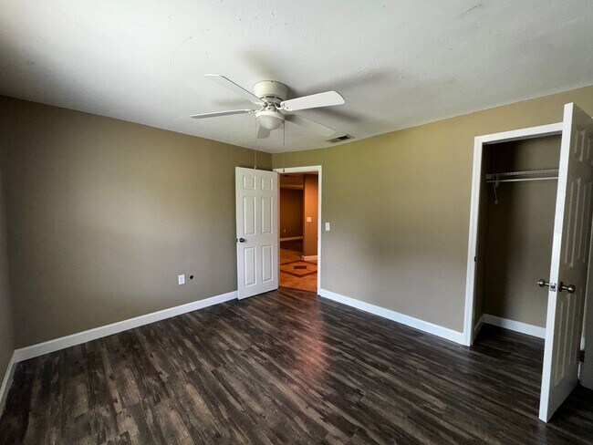 Building Photo - Cozy & Private 3-Bedroom Duplex Rental in Ocala
