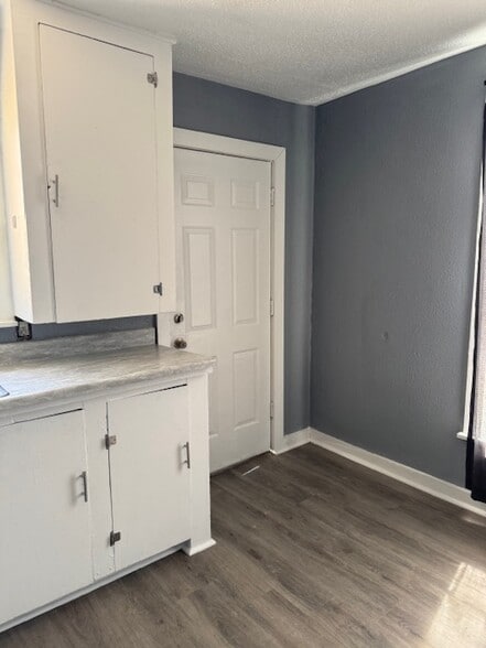 Building Photo - 2001 N Grand Ave