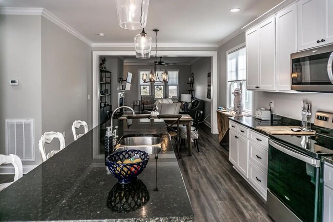 Building Photo - 515 Villa Ln