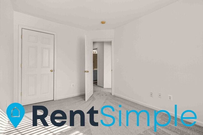 Building Photo - 983 Longview Ln