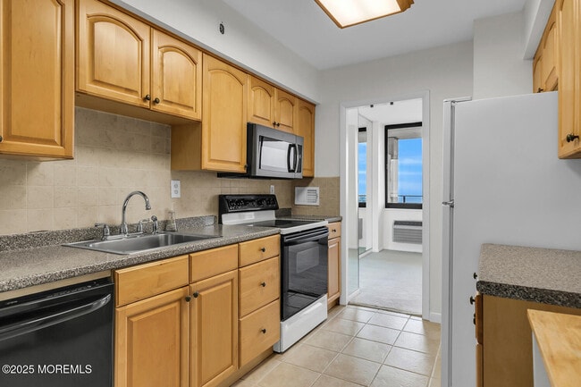 Building Photo - 1 Channel Dr