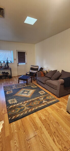 Building Photo - 631 Lafayette Dr NE