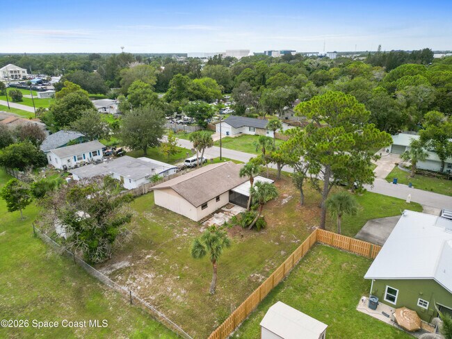 Building Photo - 1569 Richards Dr NE