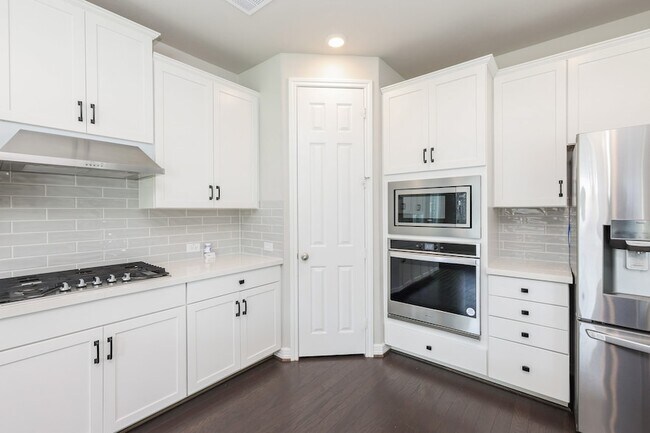 Building Photo - 2119 Stargrass Dr