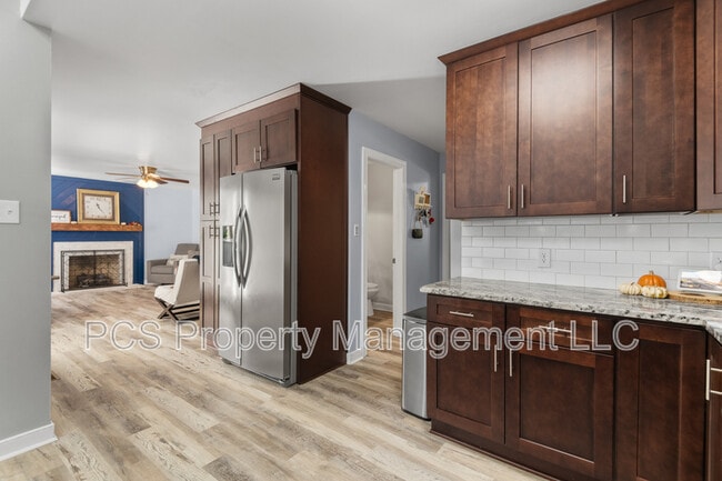 Building Photo - 12605 Jolly Pl