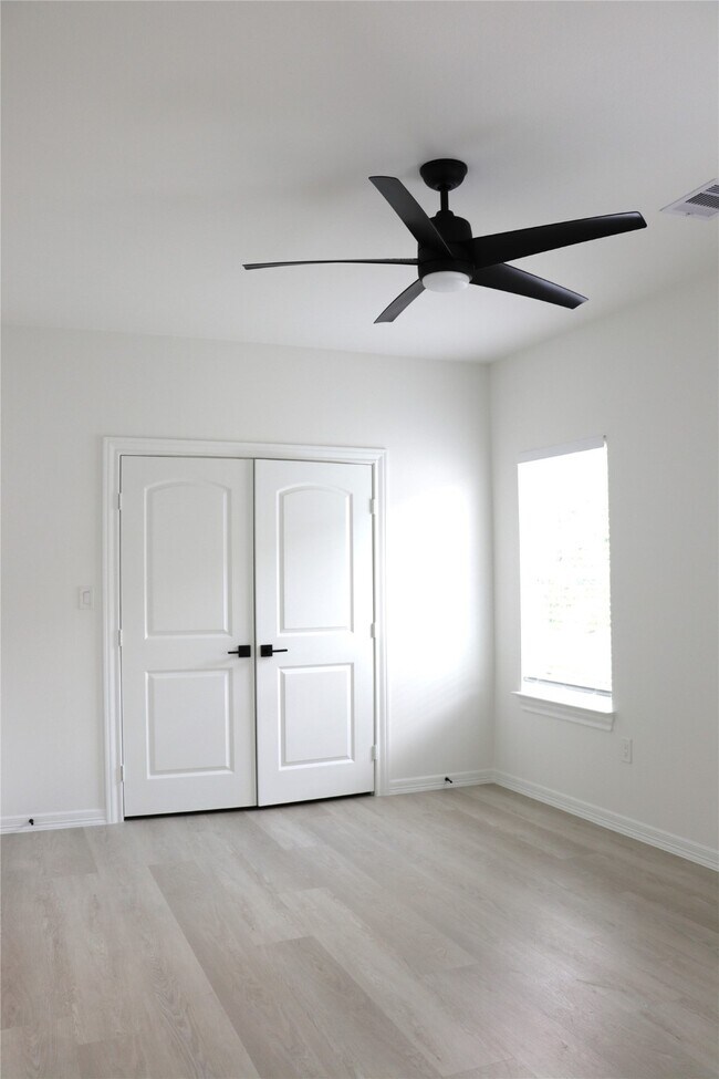Building Photo - 16606 Bonnie Sean Dr