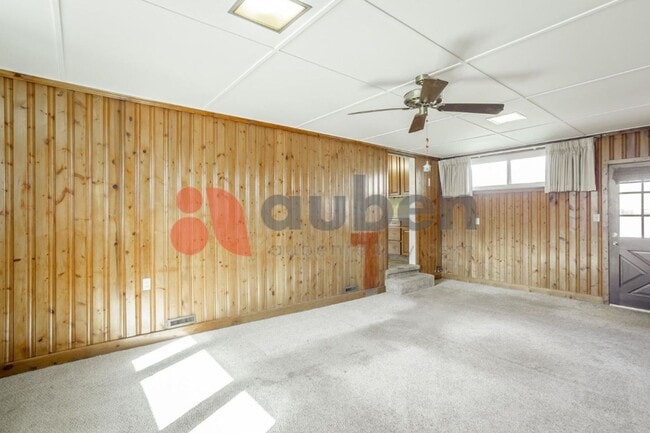 Building Photo - Updated 3 bed 2 bath in East Ridge! Fenced...