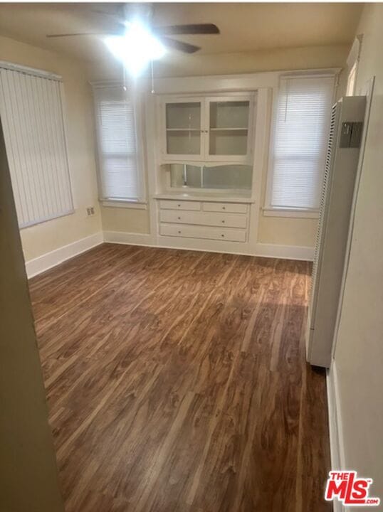 Building Photo - 6901 S Menlo Ave