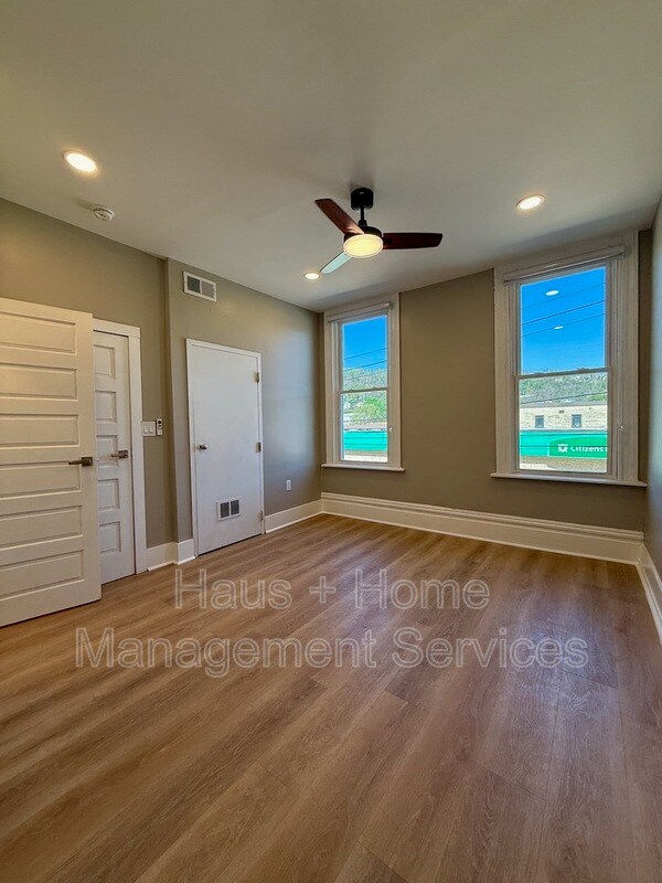 Building Photo - 906 Penn Ave