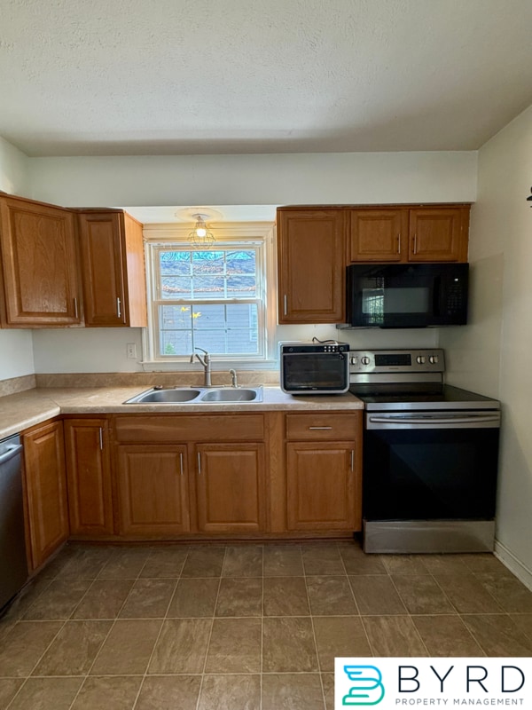 Building Photo - 1102 Pennsylvania Ave